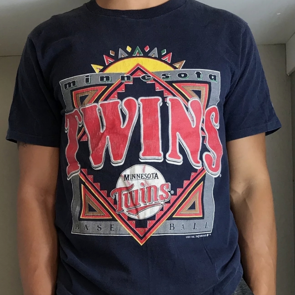 vintage 1993 single stitch Minnesota Twins Baseball logo 7 shirt Size Medium